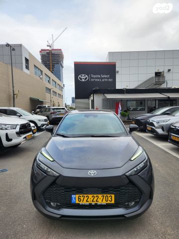מודעת רכב טויוטה C-HR