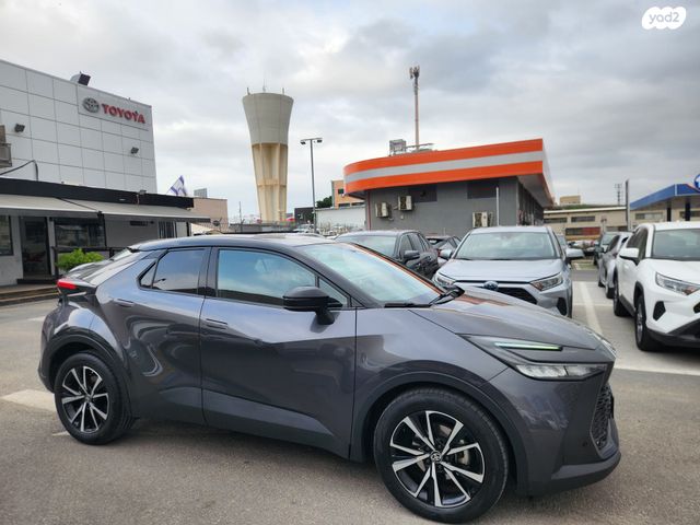 מודעת רכב טויוטה C-HR 1