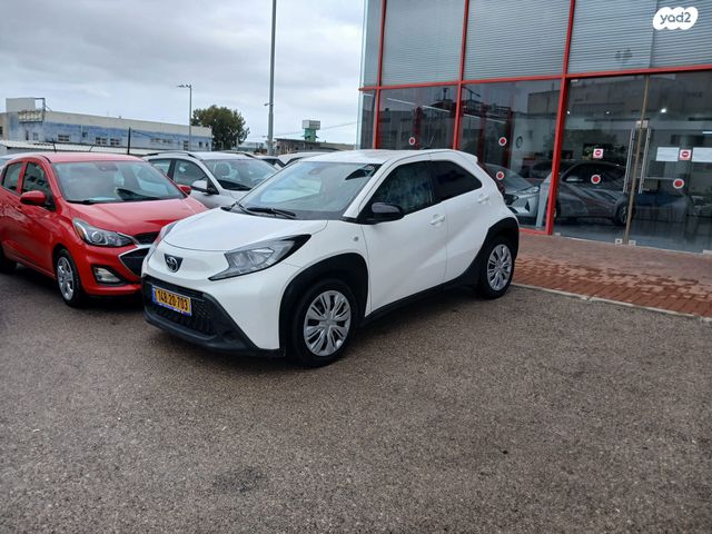 טויוטה אייגו X