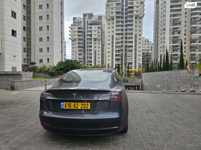 טסלה מודל 3