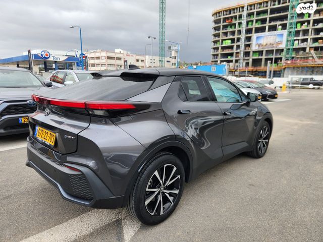 מודעת רכב טויוטה C-HR 2