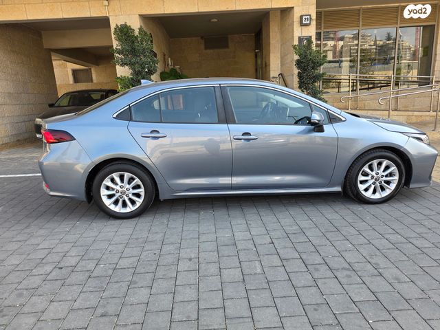 טויוטה קורולה