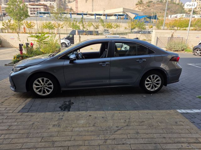 טויוטה קורולה