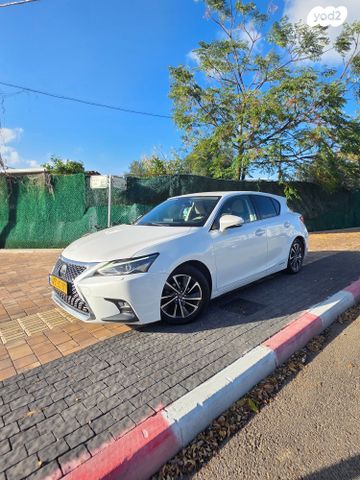 מודעת רכב לקסוס CT