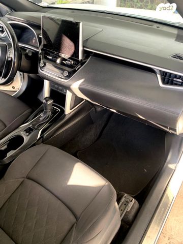 טויוטה קורולה קרוס