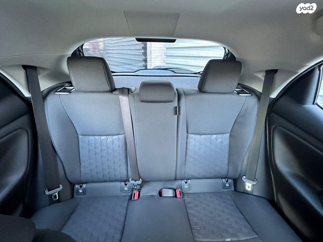 טויוטה יאריס