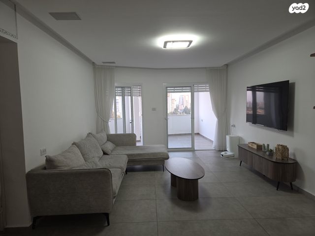 שדרות צפריר 11