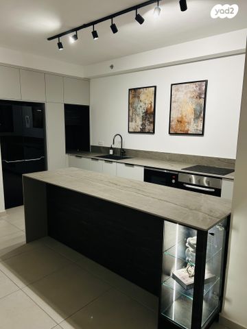 שדרות דוד המלך 44