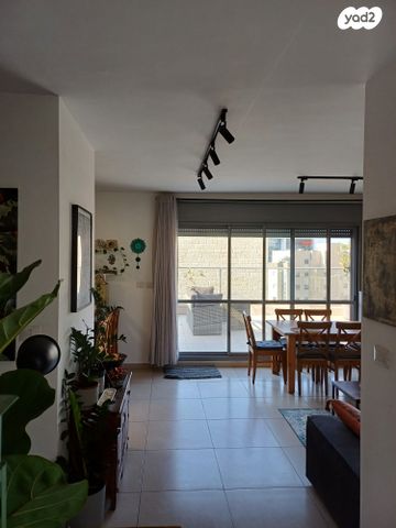 גג/ פנטהאוז, טורקיז 29, אבני חן, חריש