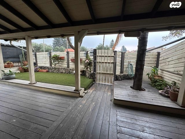 דו משפחתי, המשושים 25, אפק, קצרין