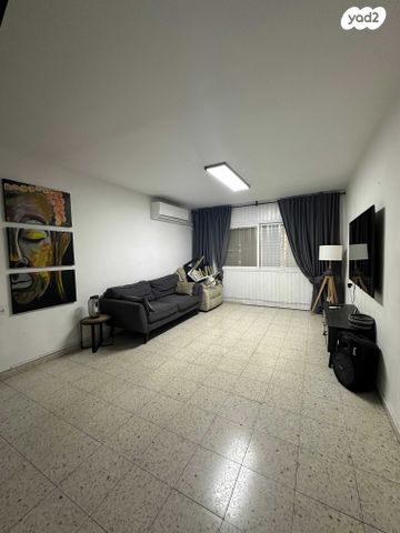 דו משפחתי, המשושים 25, אפק, קצרין