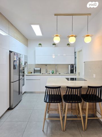 דירה, ברתיני גארי 12, נווה עופר, תל כביר, תל אביב יפו