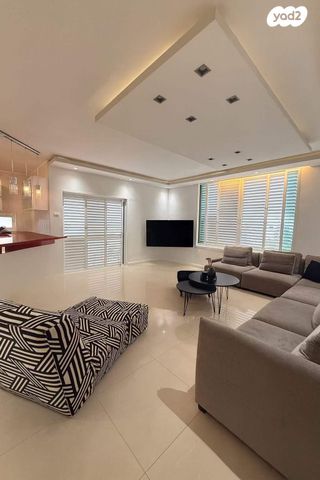 שדרות אמנון ותמר 8