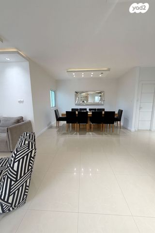 דירה, שדרות אמנון ותמר 8, גני הרצליה, הרצליה