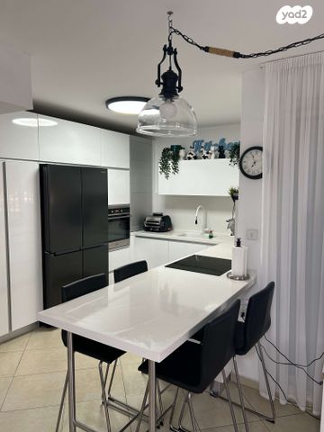 גג/ פנטהאוז, בת חן 22, רמת חן, חיפה