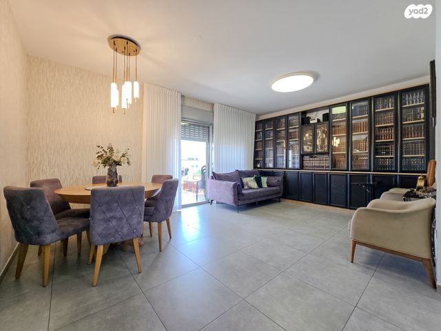 דירה, ברתיני גארי 12, נווה עופר, תל כביר, תל אביב יפו