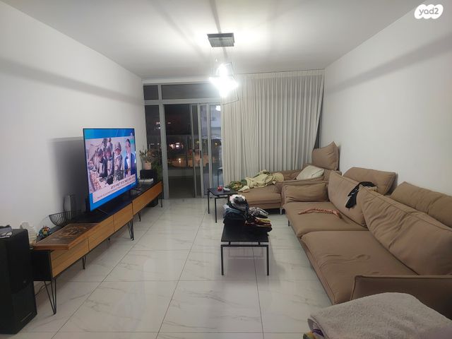 דירת גן, מפל התנור 12, שקמים ואגמים, אשקלון