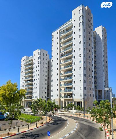 דירה, ברתיני גארי 12, נווה עופר, תל כביר, תל אביב יפו