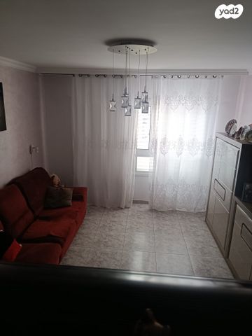 מיכשווילי 16