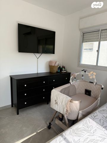 דירה, מבצע נחשון 12, נווה אפק, ראש העין