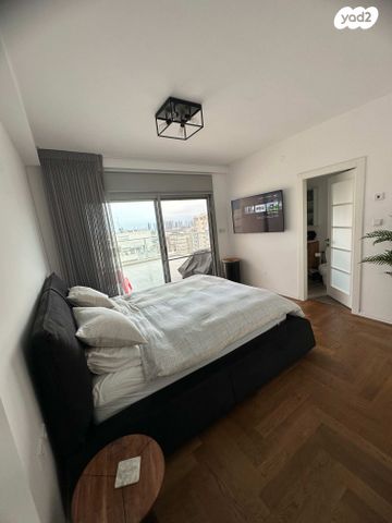 גג/ פנטהאוז, שדרות האלונים 7, פארק המושבה, באר יעקב