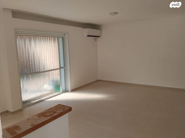 בית פרטי/ קוטג', גולדנברג 6, שכונת האוצר, חדרה