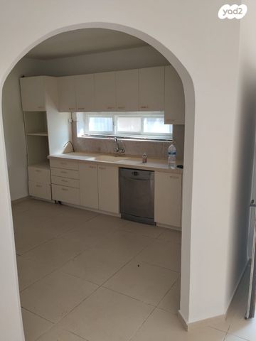 בית פרטי/ קוטג', גולדנברג 6, שכונת האוצר, חדרה