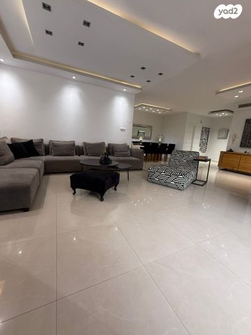 דירה, שדרות אמנון ותמר 8, גני הרצליה, הרצליה