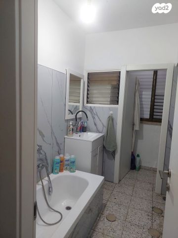 דירה, שדרות בן אב"י 64, רמת חן ובן ציון, נתניה