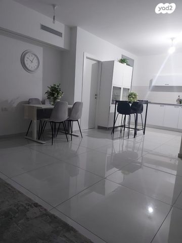 דירה, האישה העברייה 4, כרמי גת, קרית גת