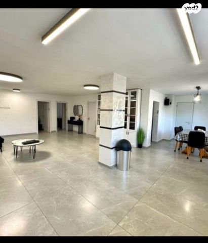 מוריס פישר 18