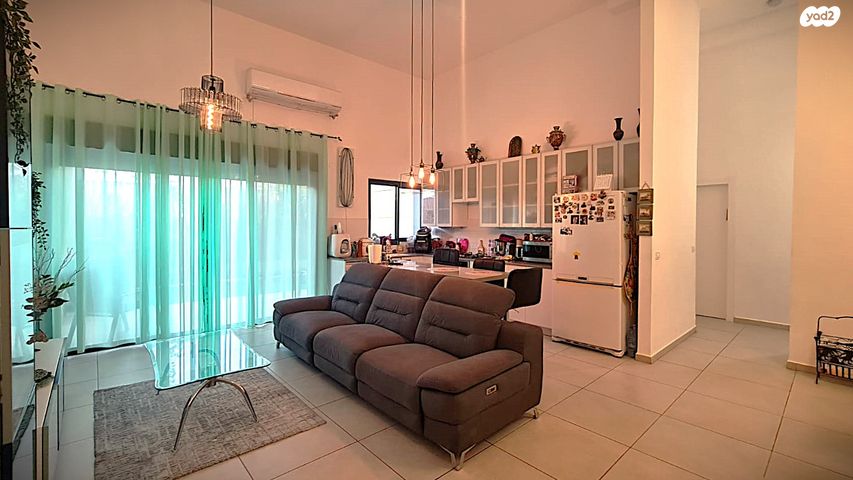 דירת גן, דליה רביקוביץ' 7, פסגות אפק, ראש העין