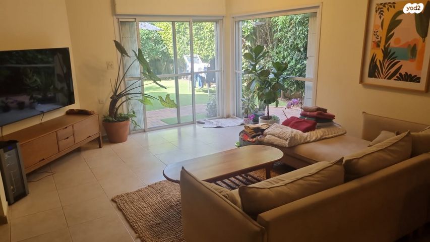 דירת גן, המחתרות 20, 2003, רעננה