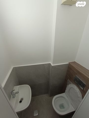 דירה, מבצע נחשון 12, נווה אפק, ראש העין