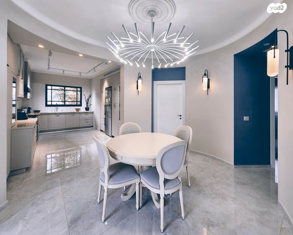 שושנת הכרמל 40