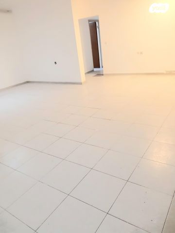 דירה, קרית שמונה 29, קרית שרת מערב, חולון