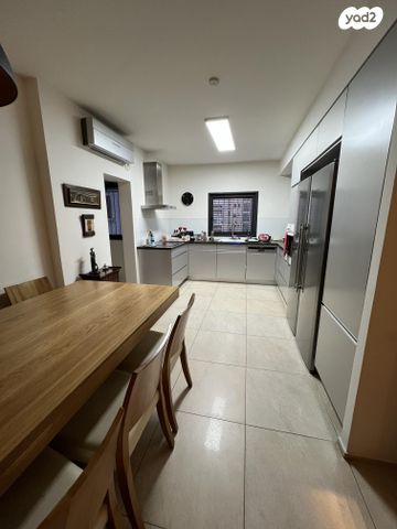 דירה, היסמין 16, הפרחים, כפר סבא