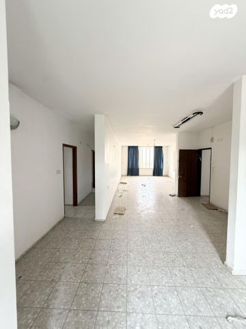 בית פרטי/ קוטג', בעל מלאכת שלמה 15, שבזי, ראש העין