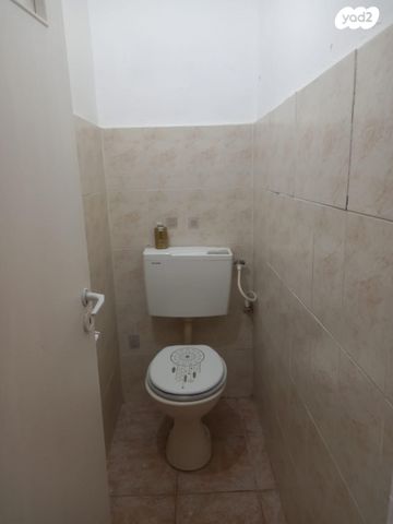 דירה, אח"י דקר 1, אלי כהן, כפר סבא