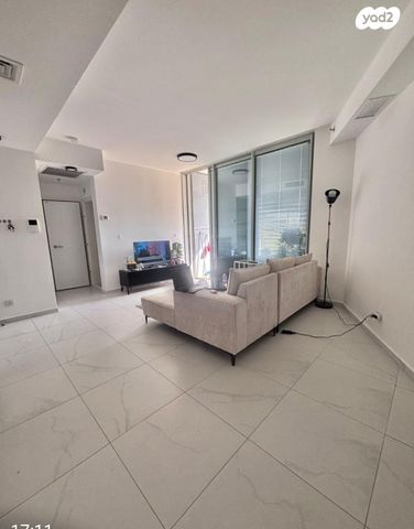 דירה, גרציאני יצחק 6, גני שרונה, קרית הממשלה, תל אביב יפו