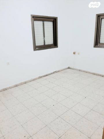 דירה, קרית שמונה 29, קרית שרת מערב, חולון