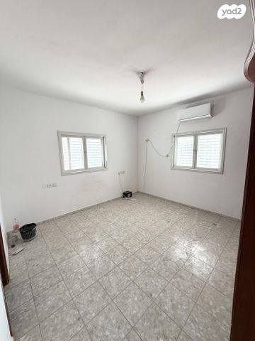 בית פרטי/ קוטג', בעל מלאכת שלמה 15, שבזי, ראש העין