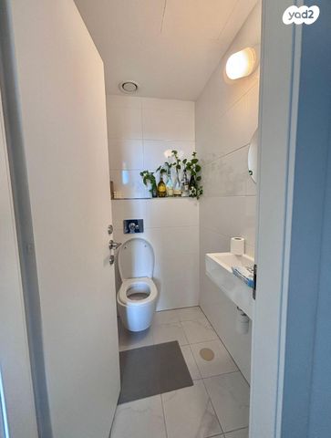 דירה, גרציאני יצחק 6, גני שרונה, קרית הממשלה, תל אביב יפו