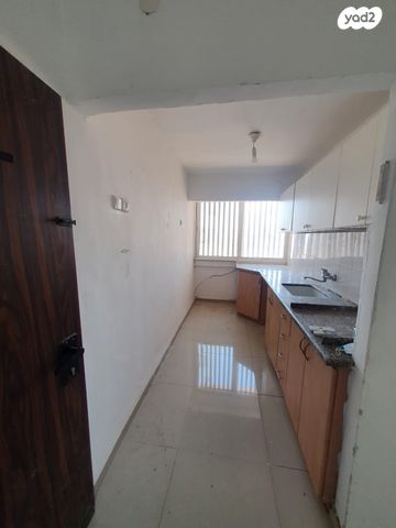 דירה, אבו חצירא 1068, שיכון ד, טבריה