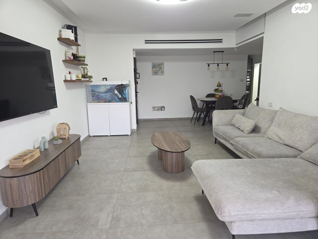 דירה, שדרות צפריר 11, נווה רבין, אור יהודה