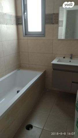 דירת גן, שדרות אבני החושן 5, כרמי גת, קרית גת