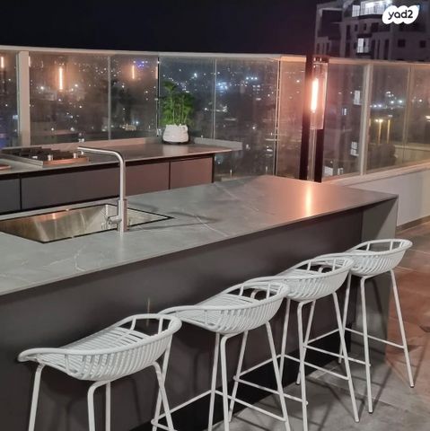 גג/ פנטהאוז, מפל התנור 13, שקמים ואגמים, אשקלון