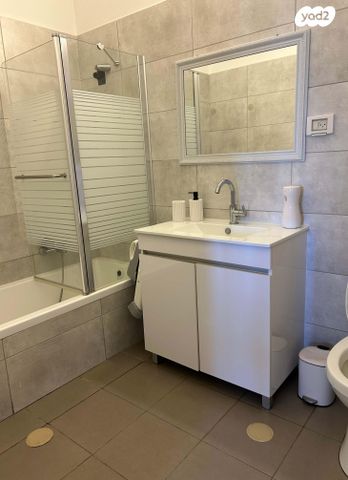 דירה, דרך מנחם בגין 20, הכלניות, שדרות