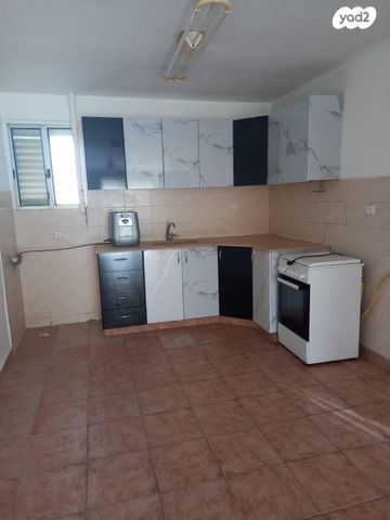 דירה, אח"י דקר 1, אלי כהן, כפר סבא