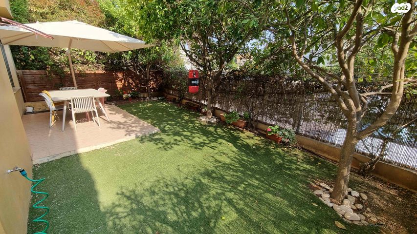 דו משפחתי, השעורה 43, וורבורג, בנימינה גבעת עדה